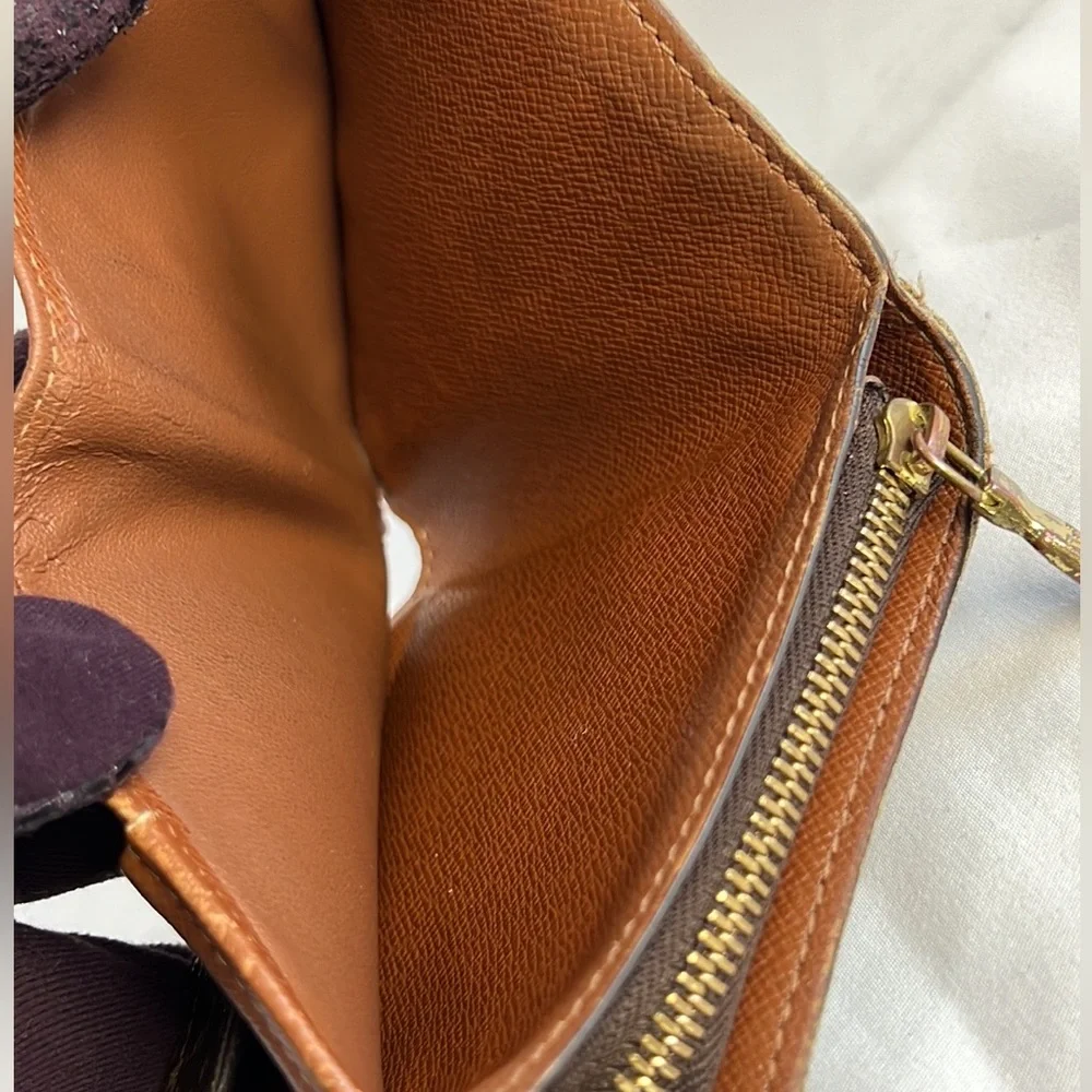 Louis Vuitton Monogram Compact Zippy Wallet - Picture 8 of 16